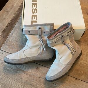 Diesel boots US 7.5